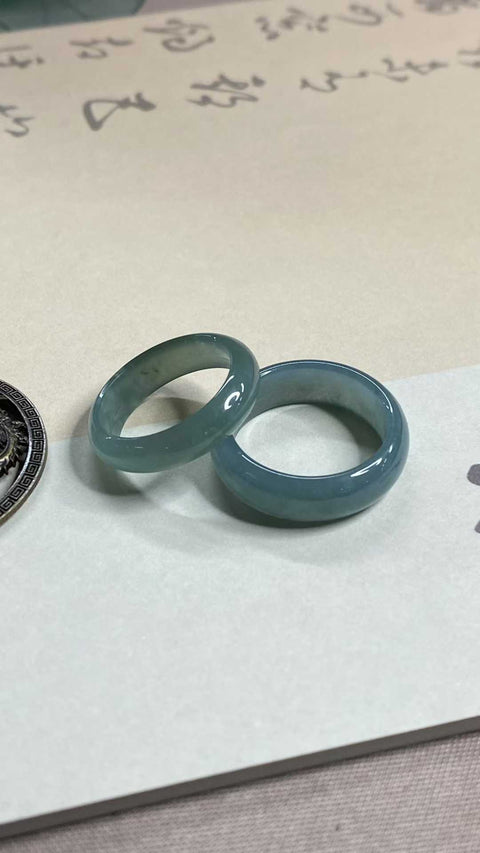 Cincin: Cincin jadeite bening minyak yang indah, lingkar 17 hingga 22 lingkar lengkap, termasuk biaya pengiriman dan pajak