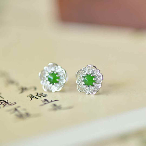 Anting perak polos S925 bertatahkan giok Hetian jasper berbentuk drum bulat bunga lima kelopak, spesifikasi 4*4, termasuk ongkos kirim dan pajak