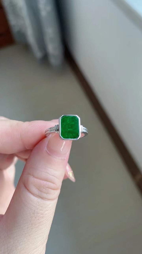 Cincin giok alami 💍925 tatahan perak, warna cantik, indah dan modis, spesifikasi 10✖️9 termasuk pajak pengiriman