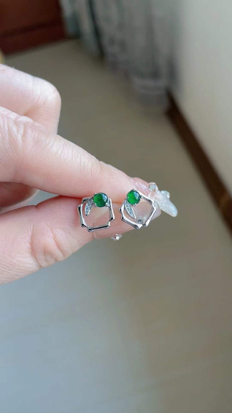 Anting giok alami, bahan lubang tua, dasar halus dan hangat, tatahan perak 925, kepala penuh air, spesifikasi 0,4, termasuk pajak pengiriman