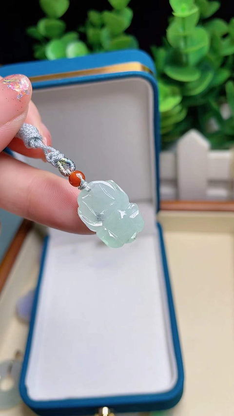 Jadeite alami Pixiu, menarik kekayaan dan harta karun, bahan lubang tua, penuh kepala air, indah dan tembus cahaya, hijau muda, kinerja biaya tinggi, spesifikasi 1.8✖️1.3 termasuk pengiriman dan pajak