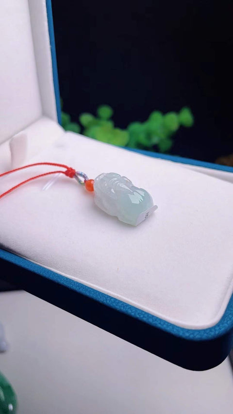 Jadeite alami Pixiu, menarik kekayaan dan harta, menangkal kejahatan dan memastikan keamanan, bahan lubang tua, dasar halus dan hangat, penuh kepala air, spesifikasi 2.0✖️1.3 termasuk pajak pengiriman