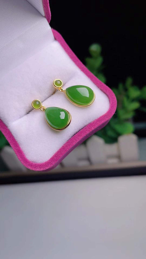Anting jasper alami, bahan pit tua, dasar halus dan hangat, warna hijau zamrud, efek pemakaian yang indah, spesifikasi 1.4✖️1.0 termasuk pajak pengiriman