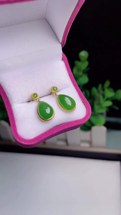 Anting jasper alami, bahan pit tua, dasar halus dan hangat, warna hijau zamrud, efek pemakaian yang indah, spesifikasi 1.4✖️1.0 termasuk pajak pengiriman