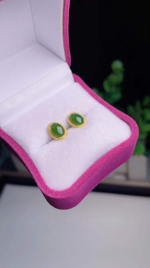 Anting jasper alami, bahan pit tua, dasar halus dan hangat, warna hijau zamrud, efek pemakaian yang indah, spesifikasi 5✖️9 termasuk pajak pengiriman