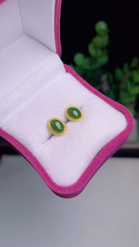 Anting jasper alami, bahan pit tua, dasar halus dan hangat, warna hijau zamrud, efek pemakaian yang indah, spesifikasi 5✖️9 termasuk pajak pengiriman
