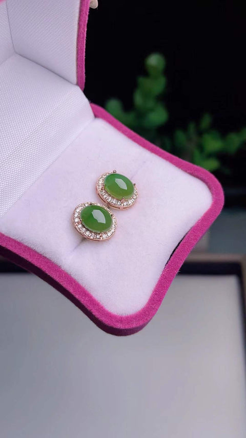 Anting jasper alami, bahan pit tua, dasar halus dan hangat, warna hijau zamrud, efek pemakaian yang indah, spesifikasi 10✖️8 termasuk pajak pengiriman