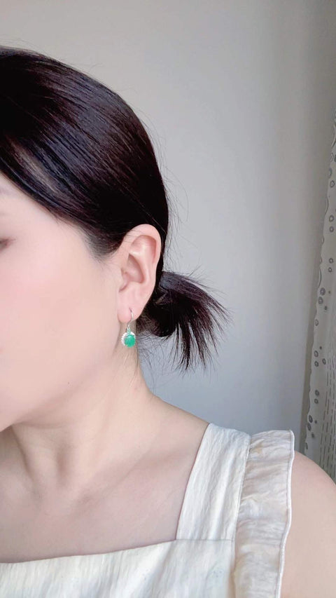 Anting giok alami, bahan lubang tua, kepala penuh air, hijau buah manis, tatahan perak 925, 0,9✖️0,7 termasuk pajak pengiriman