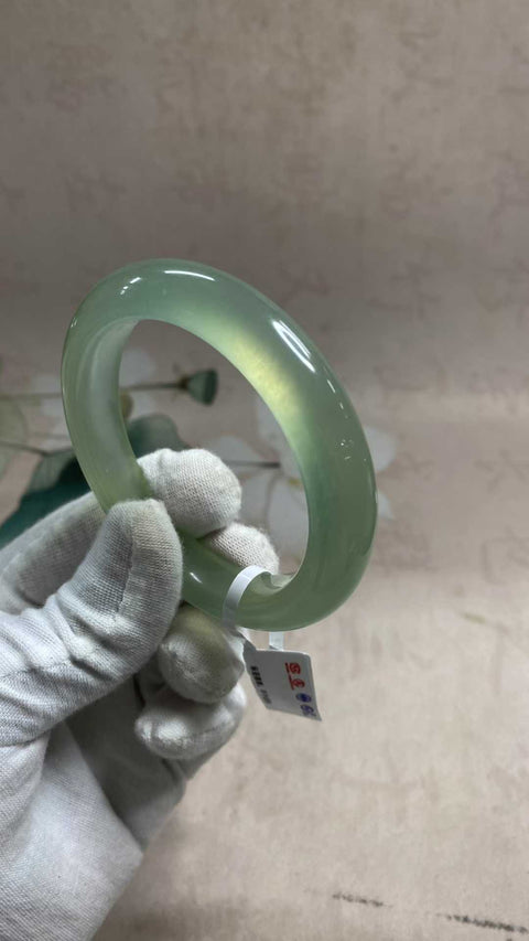 Gelang giok Xiuyan yang indah, diameter dalam: 57,5mm, lebar samping 12,3mm, batu alam dihasilkan secara alami, polanya acak, termasuk pajak pengiriman
