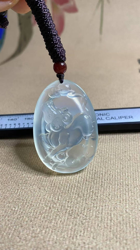 Zodiac Ox: Liontin es giok Xiuyan yang indah, ukuran: 43✖️30mm, termasuk ongkos kirim dan pajak
