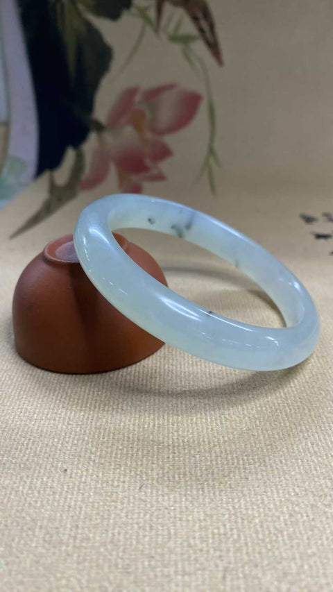 Gelang giok Xiuyan yang indah - Yuanshan Dai, diameter dalam: 60,9mm, lebar samping: 11,5mm, batu alam dihasilkan secara alami, polanya acak, termasuk pajak pengiriman