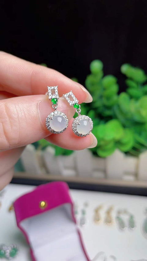 Anting giok alami, bahan lubang tua, dasar halus dan hangat, dingin dan transparan, indah dan modis, tatahan perak 925, spesifikasi 0,6 termasuk pajak pengiriman