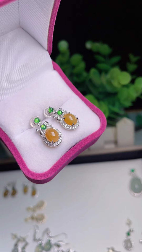 Anting giok alami, bahan lubang tua, dasar halus dan hangat, minyak ayam kuning yang indah, indah dan modis, tatahan perak 925, spesifikasi 5✖️7, termasuk pajak pengiriman
