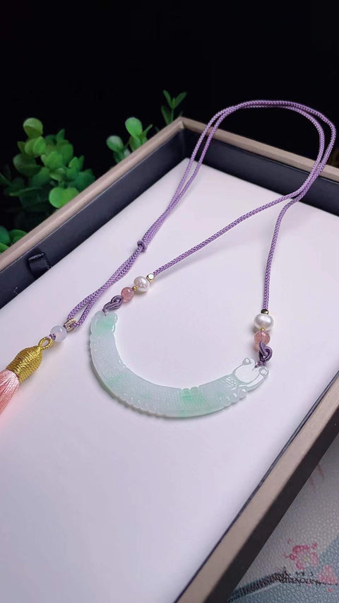 Kalung klavikula giok alami, bahan lubang tua, dasar halus dan hangat, ukiran indah, dingin dan transparan, spesifikasi 7.1✖️1.0 termasuk pajak pengiriman