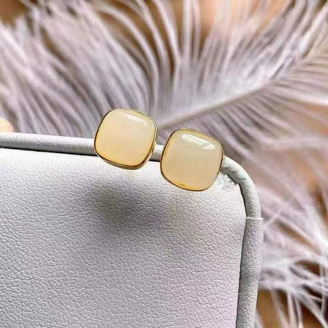 Anting kubus gula Hetian halus, tatahan perak 925, bahan halus dan hangat, indah dan modis, spesifikasi 8✖️8 termasuk pajak pengiriman