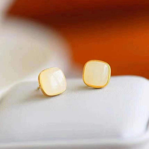 Anting kubus gula Hetian halus, tatahan perak 925, bahan halus dan hangat, indah dan modis, spesifikasi 8✖️8 termasuk pajak pengiriman