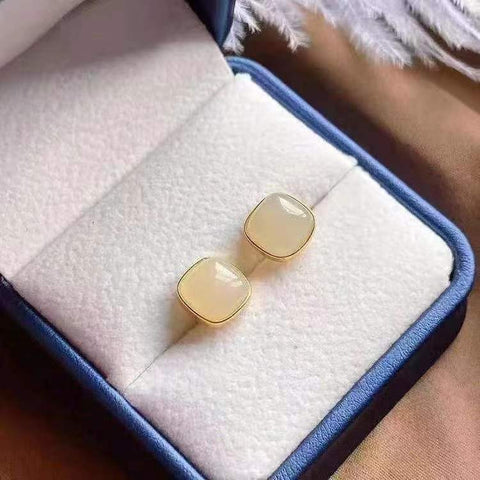 Anting kubus gula Hetian halus, tatahan perak 925, bahan halus dan hangat, indah dan modis, spesifikasi 8✖️8 termasuk pajak pengiriman