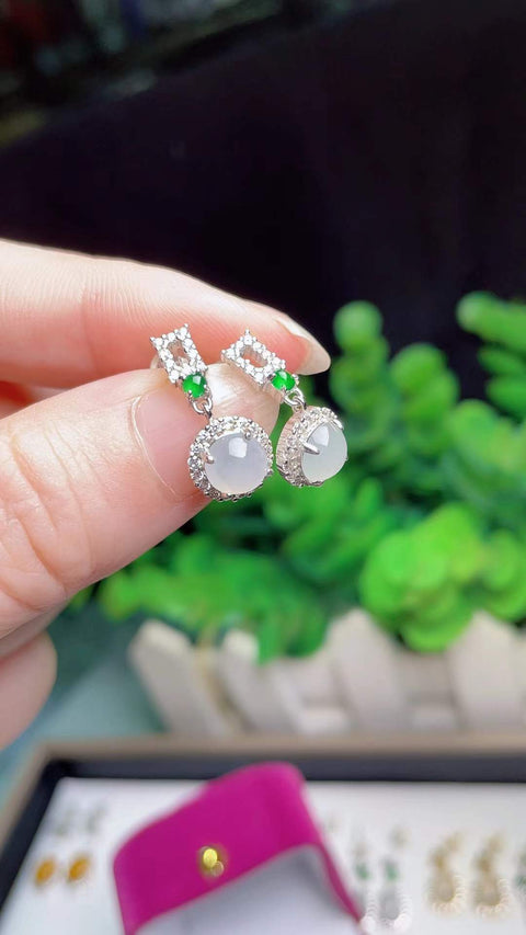 Anting giok alami, bahan lubang tua, dasar halus dan hangat, dingin dan transparan, indah dan modis, tatahan perak 925, spesifikasi 0,6 Termasuk pajak pengiriman