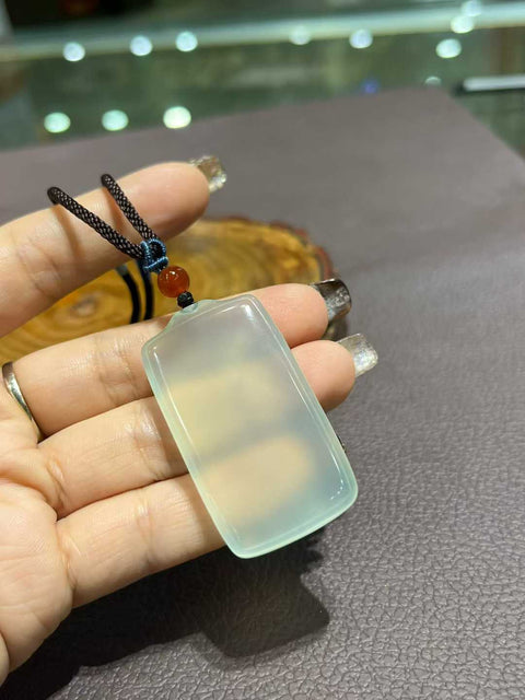 Jimat perdamaian dan keselamatan berbahan giok Xiuyan dengan es tinggi! Spesifikasi: 46mm x 26mm, termasuk ongkos kirim dan pajak