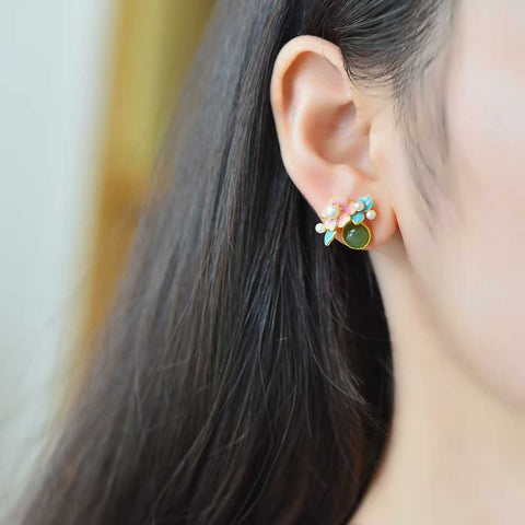 17146-2#925 perak bertatahkan Hetian giok bulat berbentuk drum bunga plum anting-anting, gaya baru dan unik, pengerjaan indah, unik, spesifikasi giok: 6*6, termasuk biaya pengiriman dan pajak