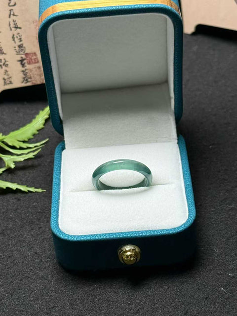 Cincin giok alami kelas A 💍Hijau Minyak Dapat digunakan sebagai cincin atau kalung Diameter cincin: 17,5㎜ Termasuk biaya pengiriman dan pajak