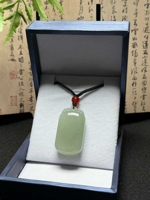 Giok Hetian "Kedamaian dan Kesusahan" Kedamaian dan kebahagiaan, tanpa kekhawatiran. Giok ini halus dan hangat, bulat dan penuh, cocok untuk dikenakan atau diberikan sebagai hadiah. 🎁 Perkiraan ukuran: 36×20×12㎜, termasuk ongkos kirim dan pajak