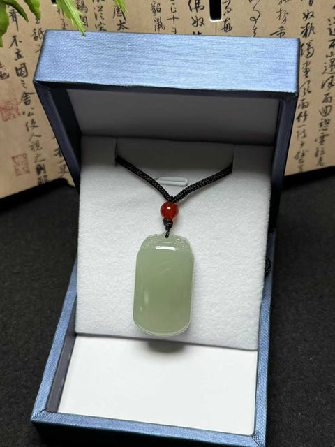 Giok Hetian "Kedamaian dan Kesusahan" Kedamaian dan kebahagiaan, tanpa kekhawatiran. Giok ini halus dan hangat, bulat dan penuh, cocok untuk dikenakan atau diberikan sebagai hadiah. 🎁 Perkiraan ukuran: 36×20×12㎜, termasuk ongkos kirim dan pajak