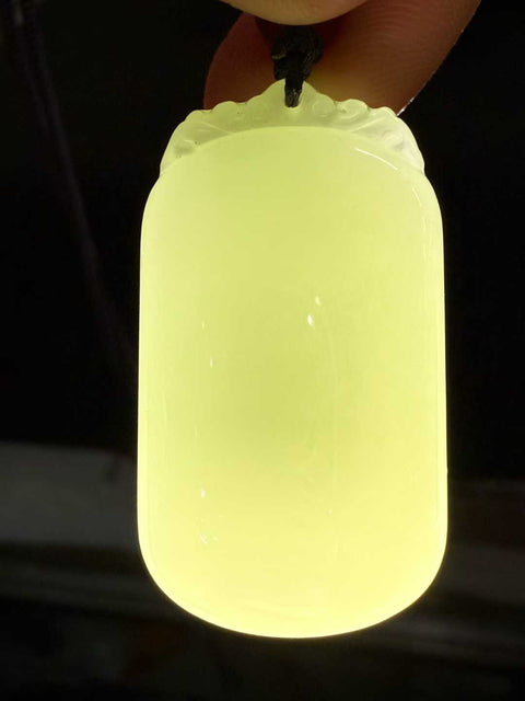 Giok Hetian "Kedamaian dan Kesusahan" Kedamaian dan kebahagiaan, tanpa kekhawatiran. Giok ini halus dan hangat, bulat dan penuh, cocok untuk dikenakan atau diberikan sebagai hadiah. 🎁 Perkiraan ukuran: 36×20×12㎜, termasuk ongkos kirim dan pajak