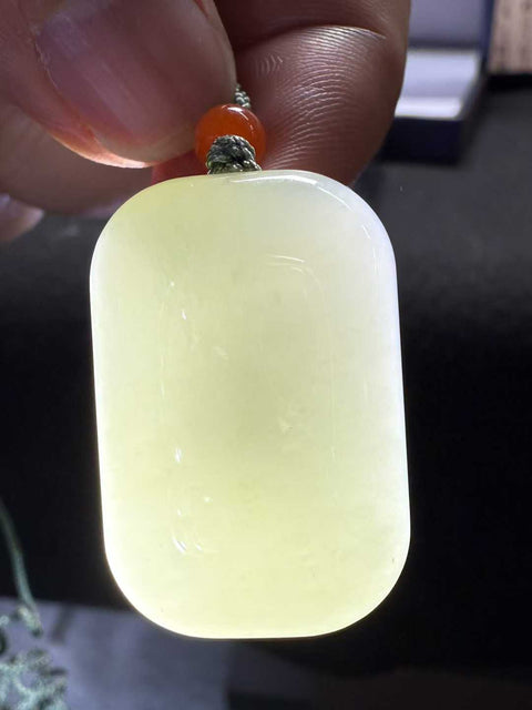 Liontin giok Hetian "kedamaian dan kebahagiaan" Kedamaian dan kebahagiaan, tanpa kekhawatiran, giok yang halus dan hangat, cocok untuk dikenakan atau diberikan sebagai hadiah 🎁 Perkiraan ukuran: 30×20×8㎜ Termasuk ongkos kirim dan pajak