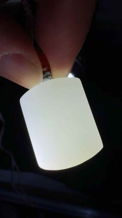 Giok Hetian "Kedamaian dan Kesusahan" 🙏Kedamaian dan kebahagiaan, tanpa kekhawatiran. Giok ini lembut dan hangat, cocok untuk dikenakan atau diberikan sebagai hadiah. 🎁 Perkiraan ukuran: 23×18×9㎜, termasuk ongkos kirim dan pajak