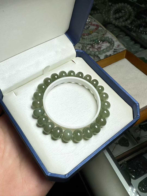 Manik-manik sempoa giok Hetian "gelang hijau danau" giok halus dan berminyak dengan kinerja biaya tinggi. Ukuran: sekitar 10×8㎜ termasuk pajak pengiriman.