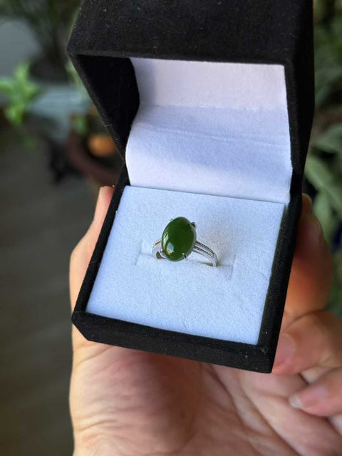 Cincin Terbuka Bertahtakan Perak 925 Hetian Jade Jasper 💍Gaya baru dan unik, gioknya hangat dan halus, dan efek pemakaiannya menarik perhatian ✨Perkiraan ukuran: 14×10㎜ 💫Termasuk ongkos kirim dan pajak