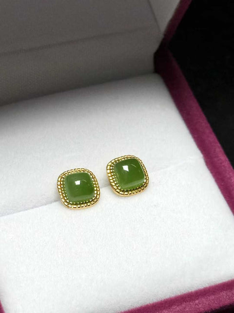Anting-anting giok Hetian Jade Niche Temperamen "Anting-anting Kubus Gula Kecil" Warna giok halus hijau zamrud 925 warna perak tatahan halus Ukuran: Kira-kira: 6mm Termasuk pajak pengiriman