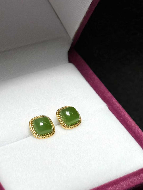 Anting-anting giok Hetian Jade Niche Temperamen "Anting-anting Kubus Gula Kecil" Warna giok halus hijau zamrud 925 warna perak tatahan halus Ukuran: Kira-kira: 6mm Termasuk pajak pengiriman