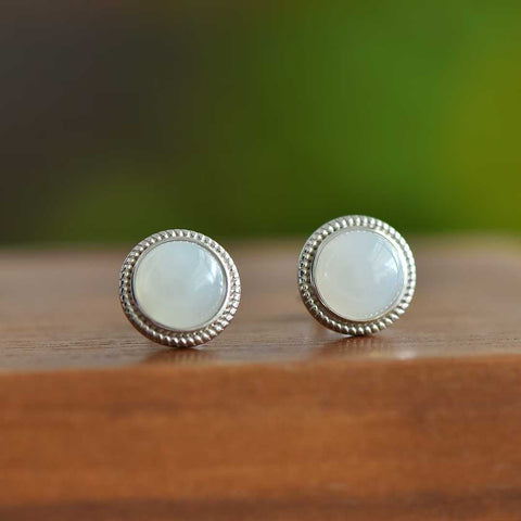 2426#925 perak bertatahkan giok Hetian berbentuk telur bulat anting perak polos, gioknya hangat dan halus, gayanya baru dan unik, termasuk ongkos kirim dan pajak