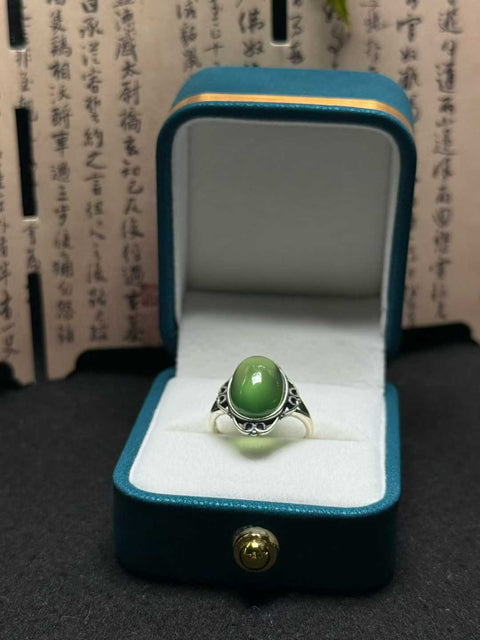 Cincin giok Xiuyan, 180 mm, bahan tambang tua, bertahtakan perak sterling 925. Ukuran sekitar 13,5 x 10 mm. Biaya kirim dan pajak sudah termasuk.