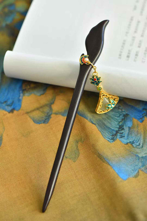 Gaun Giok Hetian Bertahtakan Perak 925 7856-6# dengan Desain Bunga dan Jepit Rambut Ebony 🌸 Desain unik dan baru, kualitas giok yang hangat dan halus, menarik perhatian dan memukau saat dikenakan. Biaya pengiriman dan pajak sudah termasuk.