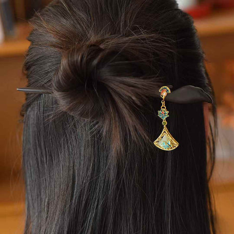 Gaun Giok Hetian Bertahtakan Perak 925 7856-6# dengan Desain Bunga dan Jepit Rambut Ebony 🌸 Desain unik dan baru, kualitas giok yang hangat dan halus, menarik perhatian dan memukau saat dikenakan. Biaya pengiriman dan pajak sudah termasuk.