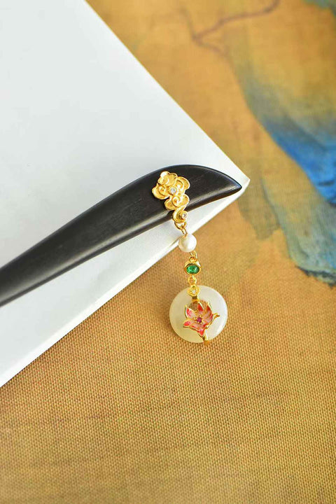 Jepit Rambut Giok Hetian Putri Bertahtakan Perak 7854-2#925 Enamel Lotus Ebony 🌸 Desain baru dan unik, kualitas giok yang hangat dan halus, pengerjaan yang sangat indah, dan warna-warna yang menawan. Biaya pengiriman dan pajak sudah termasuk.