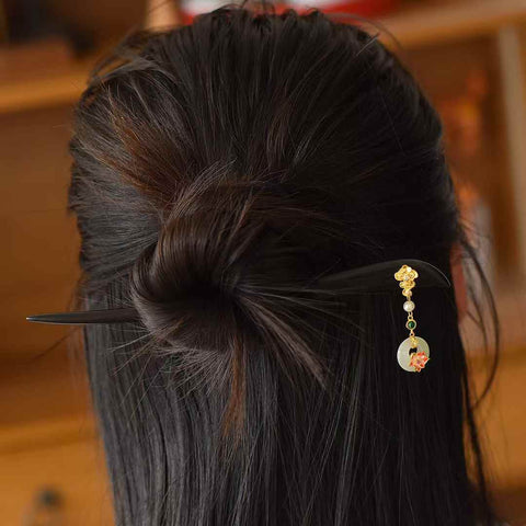 Jepit Rambut Giok Hetian Putri Bertahtakan Perak 7854-2#925 Enamel Lotus Ebony 🌸 Desain baru dan unik, kualitas giok yang hangat dan halus, pengerjaan yang sangat indah, dan warna-warna yang menawan. Biaya pengiriman dan pajak sudah termasuk.