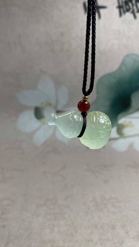 Labu Giok: Giok Xiuyan yang indah, tipe es, labu berukir warna musim semi dengan awan keberuntungan, dimensi: 31 x 20 mm, termasuk biaya pengiriman dan pajak.