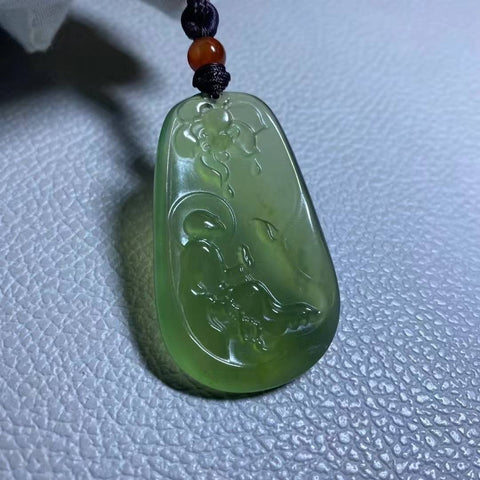 Liontin giok Xiuyan alami, hijau penuh, bunga teratai, dimensi: 29 x 49 mm, termasuk biaya pengiriman dan pajak.