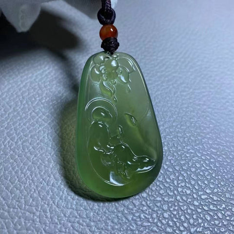 Liontin giok Xiuyan alami, hijau penuh, bunga teratai, dimensi: 29 x 49 mm, termasuk biaya pengiriman dan pajak.