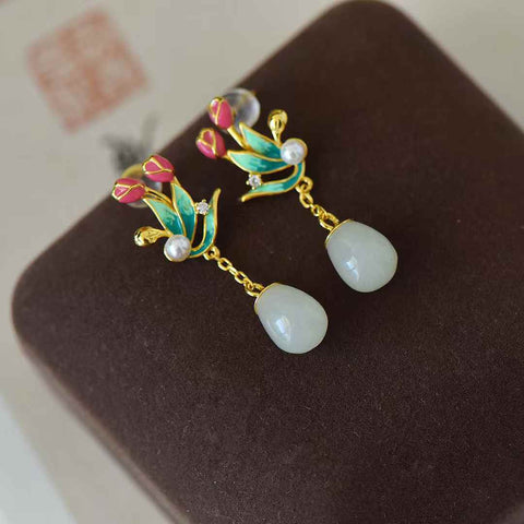 8112-2# 925 perak bertatahkan giok Hetian (7*10), anting enamel bunga magnolia liontin pendek giok putih, gioknya hangat dan halus, desainnya baru dan unik, termasuk biaya pengiriman dan pajak.