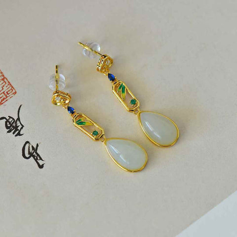 8114-2# 925 perak bertatahkan giok Hetian (8*14), anting-anting enamel daun bambu berbentuk tetesan air mata giok putih, gioknya hangat dan halus, desainnya baru dan unik, termasuk biaya pengiriman dan pajak.