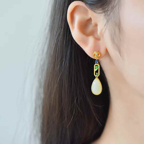 8114-2# 925 perak bertatahkan giok Hetian (8*14), anting-anting enamel daun bambu berbentuk tetesan air mata giok putih, gioknya hangat dan halus, desainnya baru dan unik, termasuk biaya pengiriman dan pajak.