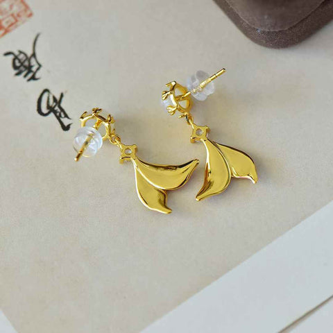 8111-2# 925 perak bertatahkan giok Hetian (6*6), anting-anting enamel ekor ikan berbentuk drum bulat dari giok putih, gioknya hangat dan halus, desainnya baru dan unik, termasuk biaya pengiriman dan pajak.