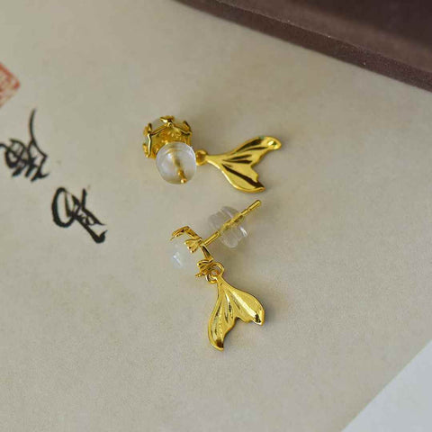 8117-2# 925 perak bertatahkan giok Hetian (6*6), anting enamel ekor ikan berbentuk drum bundar dari giok putih. Gioknya hangat dan halus, desainnya unik dan baru. Biaya pengiriman dan pajak sudah termasuk.