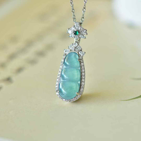 Liontin Perak Sterling 30022#925 Bertahtakan Giok Air Biru dan Zirkon: Desain yang unik dan modis, gioknya hangat dan lembut, dan liontinnya menarik perhatian dan memukau. Spesifikasi: (10*22 mm) Termasuk ongkos kirim dan pajak.