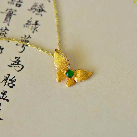 Liontin Kupu-kupu Cabochon Jadeite Bertahtakan Perak Sterling 925 30029-8# (Emas Tebal) Desain baru dan modis, kualitas giok yang hangat dan halus, menarik perhatian dan memukau saat dikenakan. Dimensi Jadeite: (4*4) Termasuk ongkos kirim dan pajak.